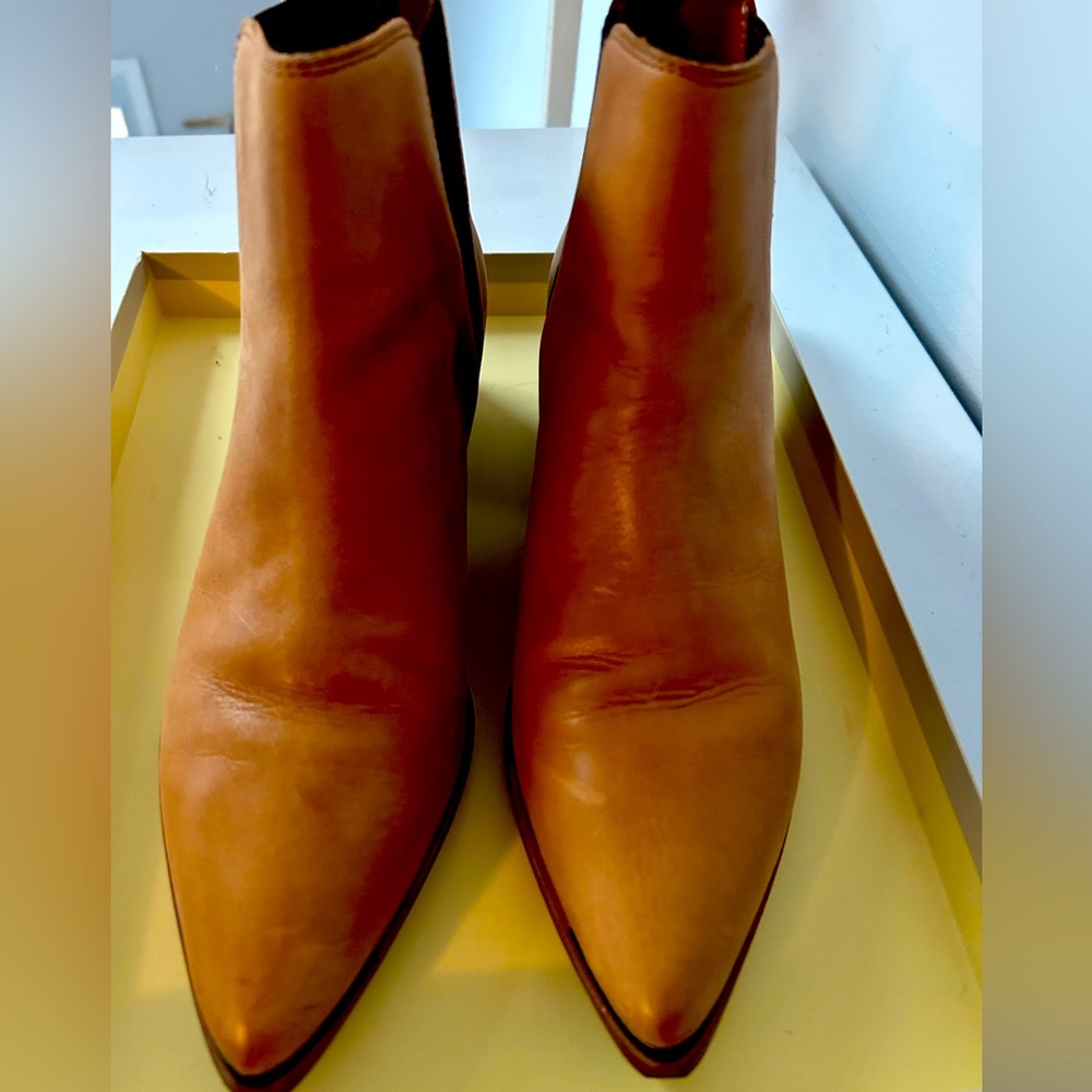 Marc Fisher gently worn boots